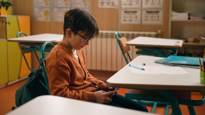 Making New York’s Schools Distraction‑Free: A Bold Move for Better Learning